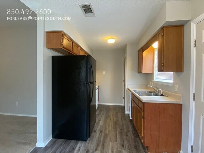 Foto del edificio - 504 Ashwood Ln