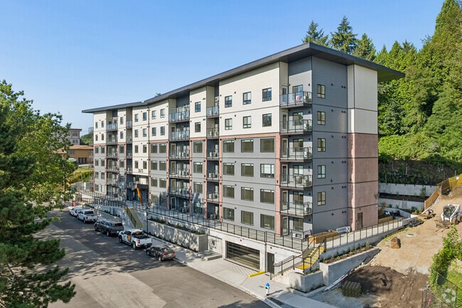 Building Photo - Skyside Residences