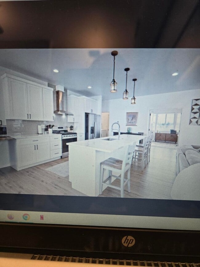 Building Photo - Stunning Zero Step Ranch Style Home