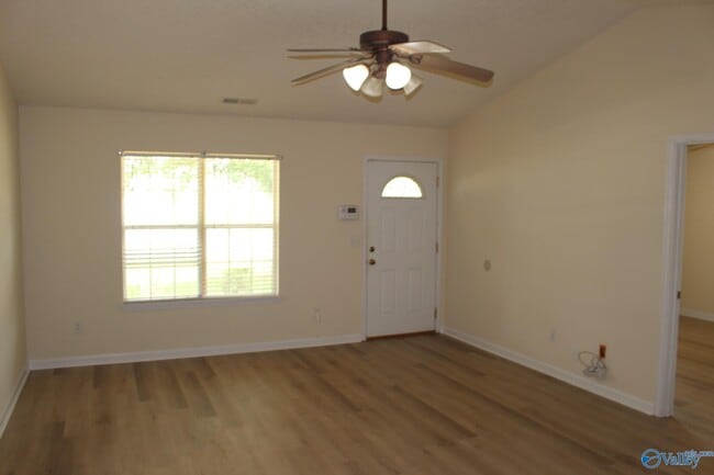 Foto del edificio - 155 Fox Chase Trail