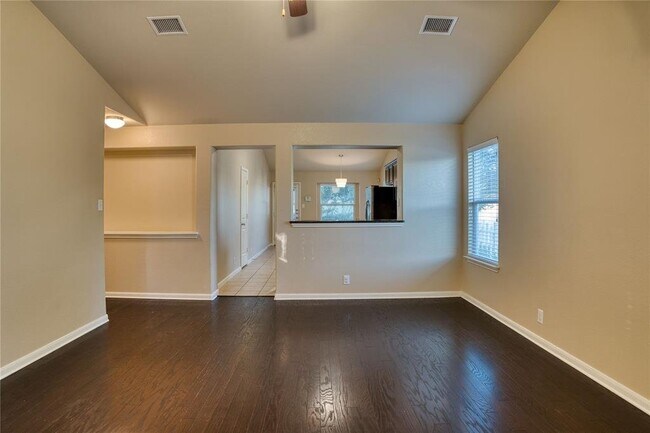 Building Photo - 821 Gabriel Mills Dr