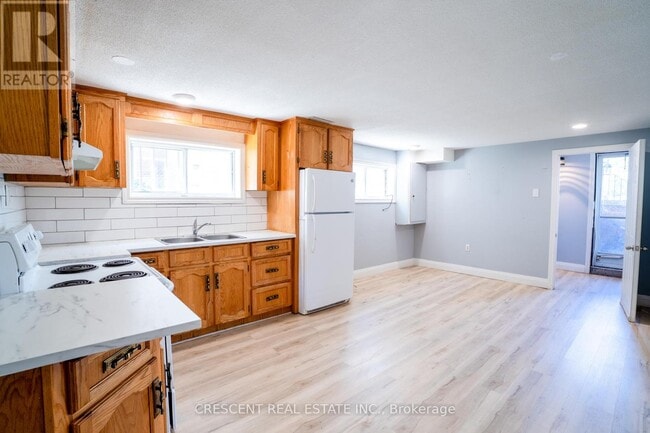 Building Photo - 3926 Midhurst Ln