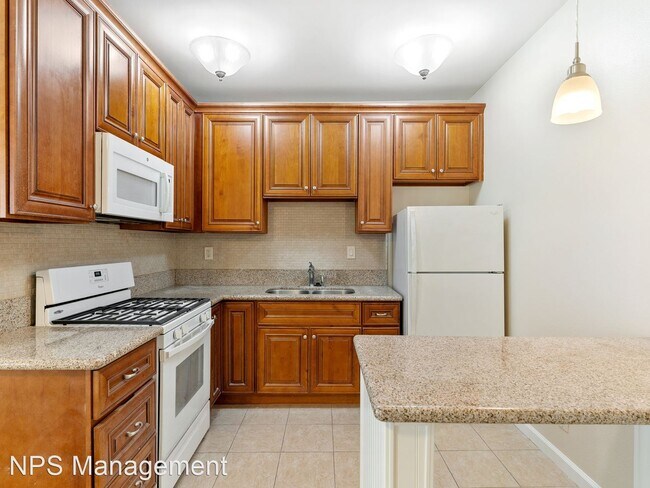 Building Photo - Studio, 1 bath Apartment - 1324 Peterson A...