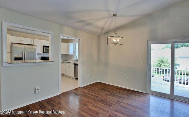 Building Photo - 294 Tulip Ln