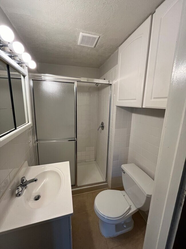 Foto del edificio - Available Now!! 3 Bed 1 Bath Home near UMK...