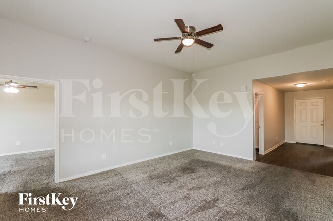 Foto del edificio - 3004 Oak Ln