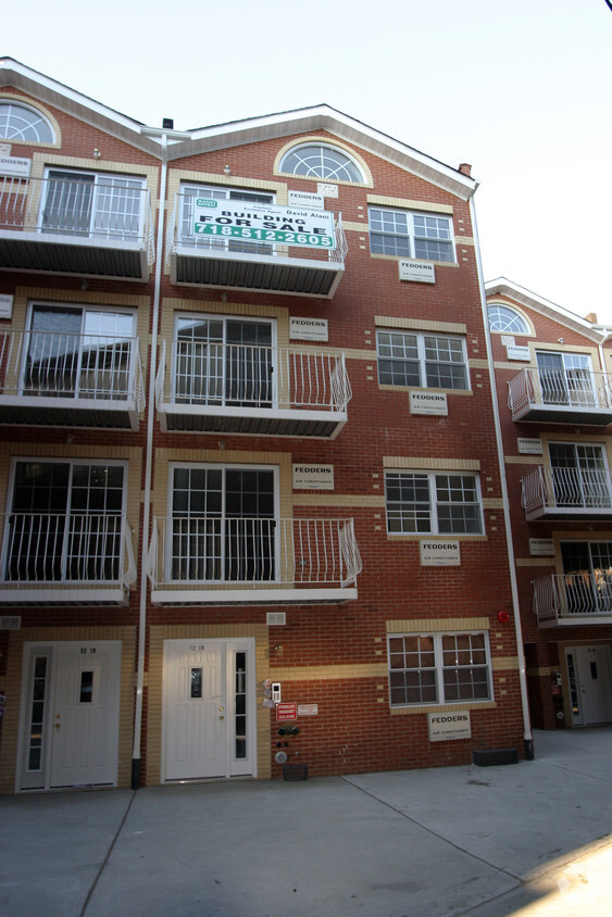 Primary Photo - 5204 Roosevelt Ave