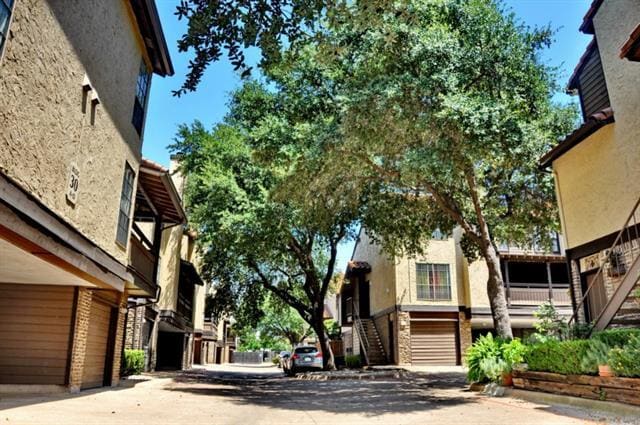 Foto del edificio - 5630 Spring Valley Rd