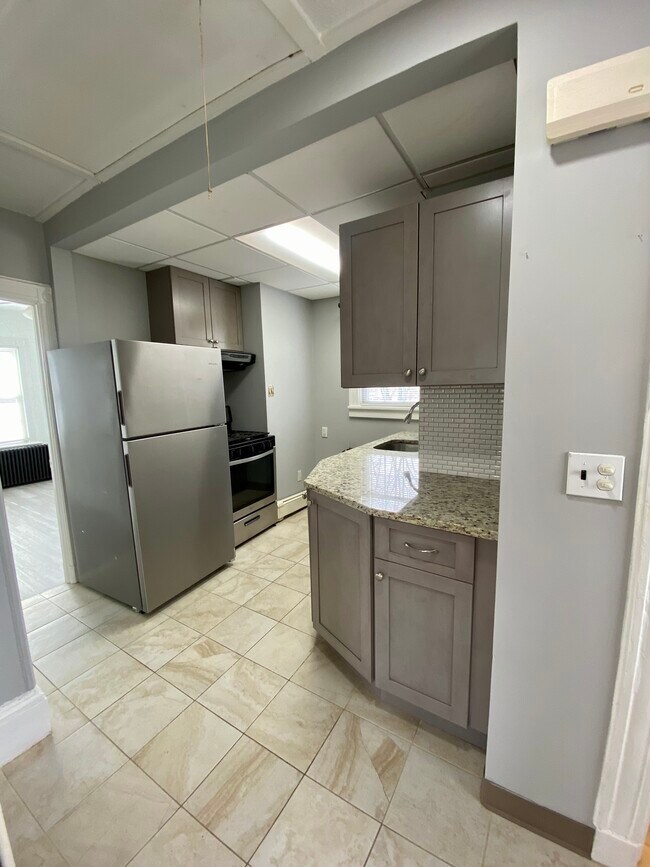 Cocina - 26 S Maple Ave