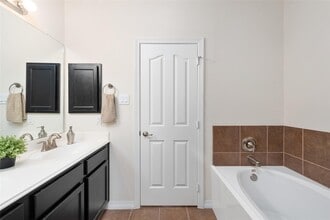 Building Photo - 11003 Paterno Dr