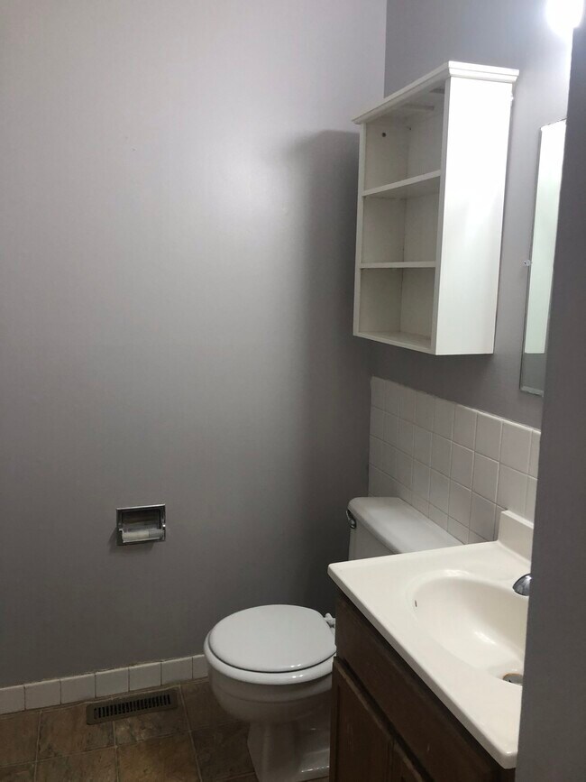 1/2 Bath - 2139 Prairie Glen Pl