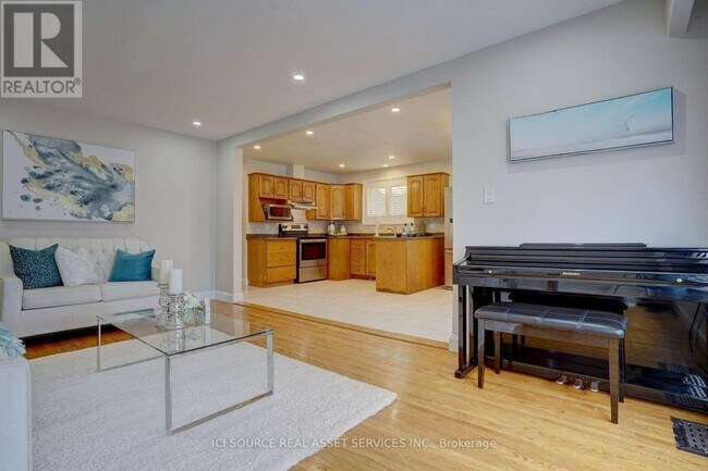 Building Photo - 1051 Willowdale Ave
