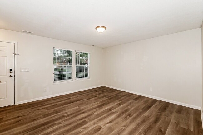 Foto del edificio - 6322 Bearsdale Cir