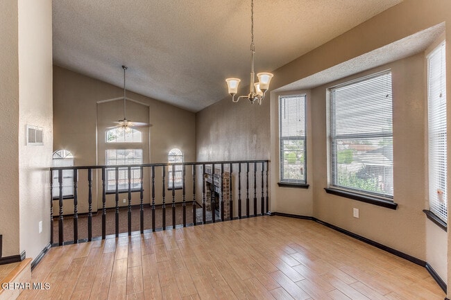 Building Photo - 4352 Loma De Brisas Dr