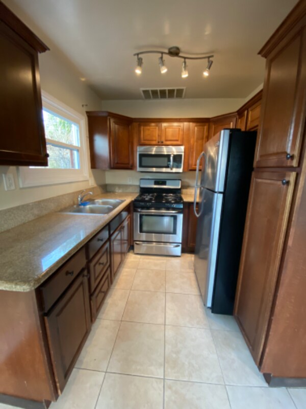 Foto del edificio - 619 42nd St