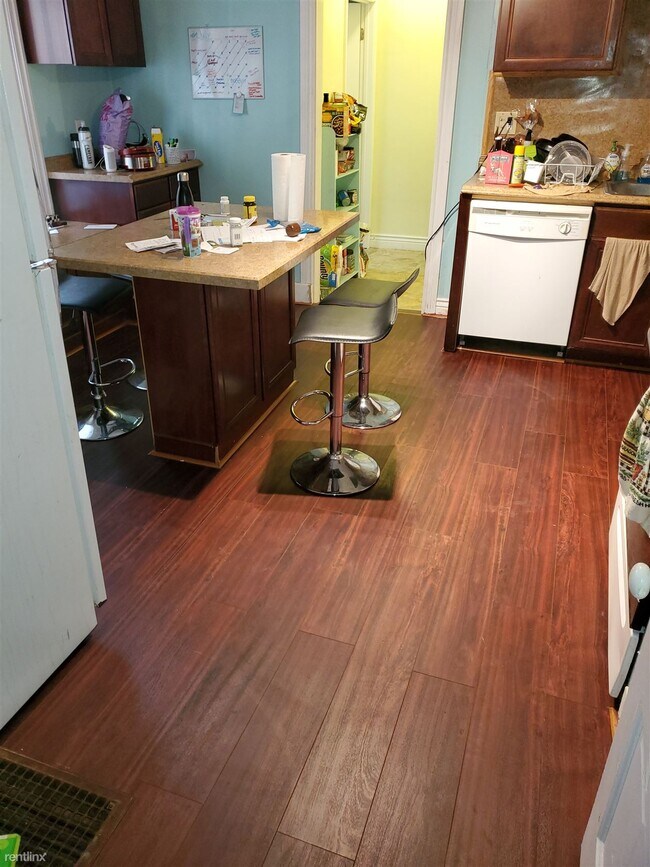 Building Photo - 6 br, 2 bath House - 430 South Fourth Ave ...