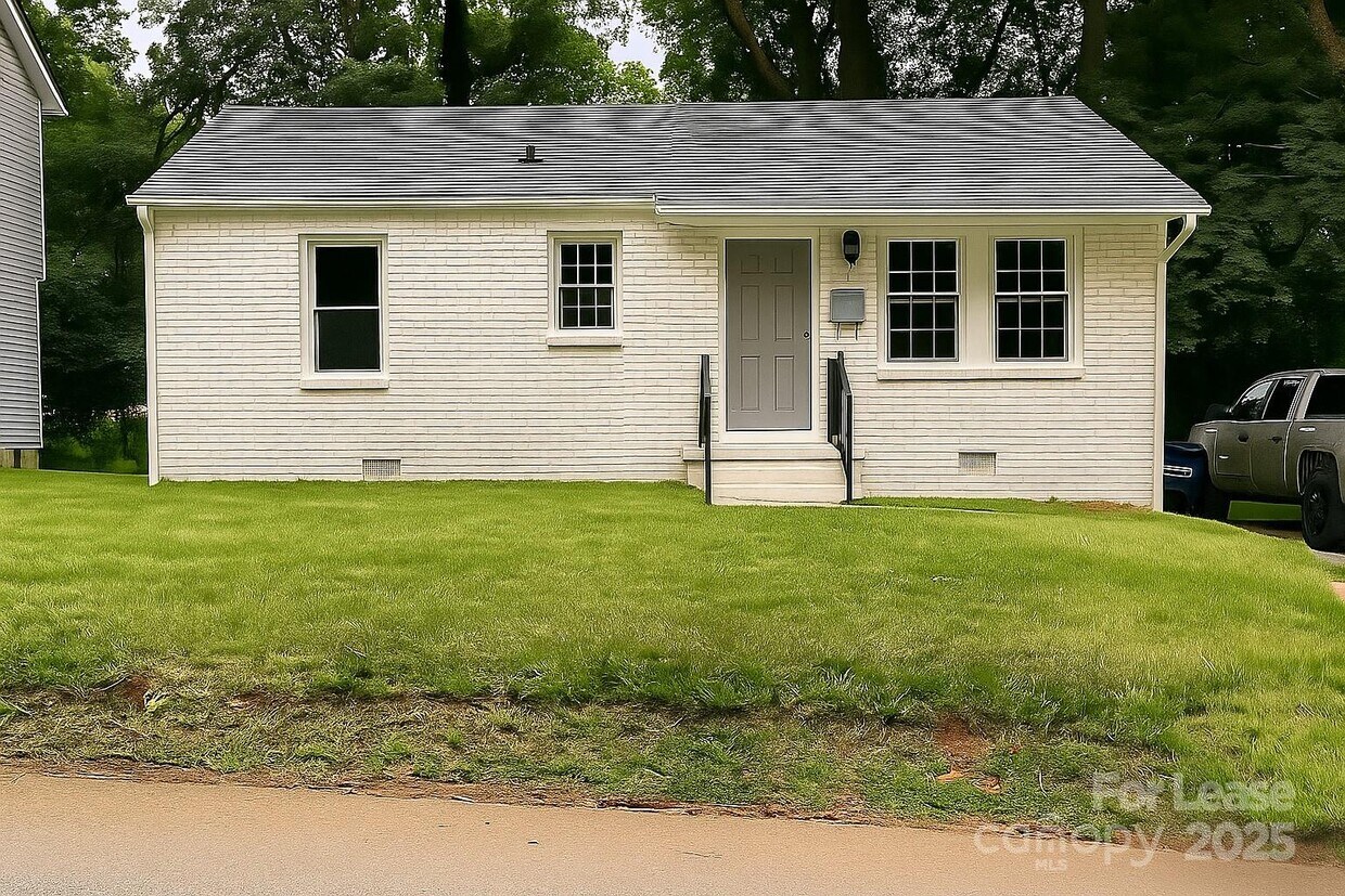Primary Photo - 1108 W Bank St
