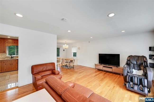 Foto del edificio - 357 11th St