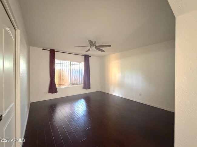 Building Photo - 8331 E Valley Vista Dr