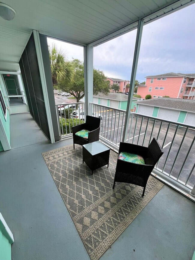 Foto del edificio - Anastasia Island Condo for Rent! ONE CAR GARAGE UNIT INCLUDED!