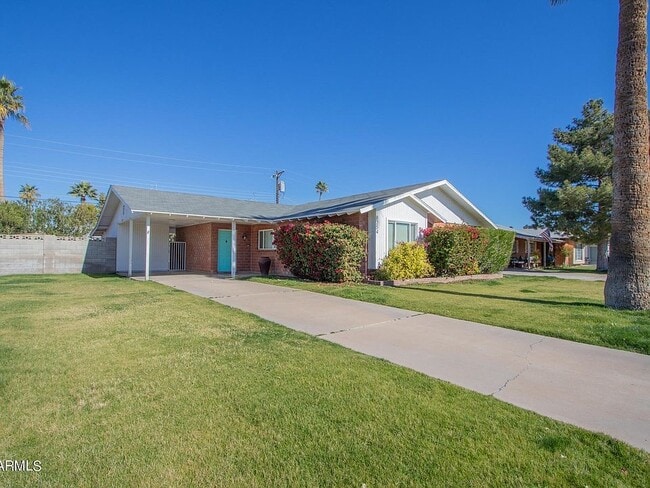 Building Photo - 8254 E Roma Ave