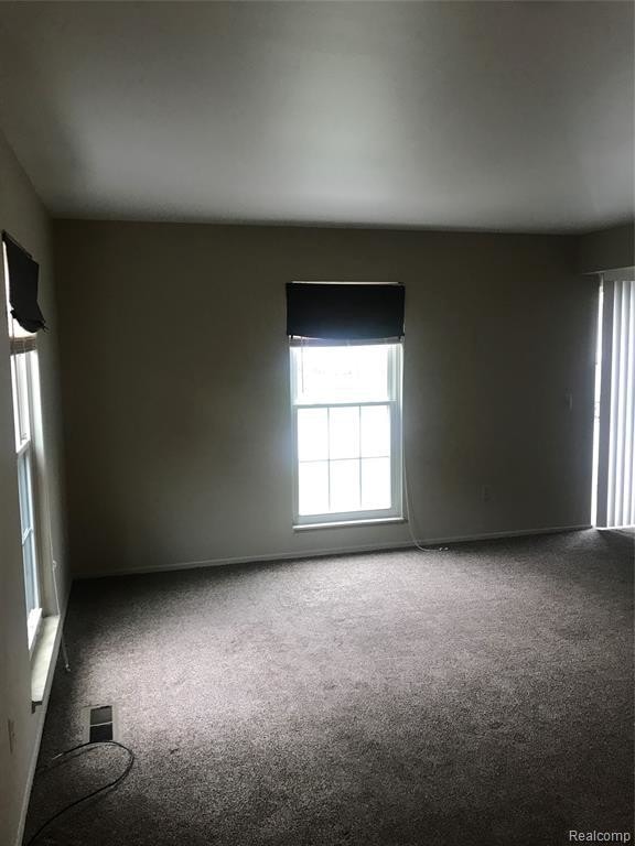 Building Photo - 24030 Meadowbridge Dr
