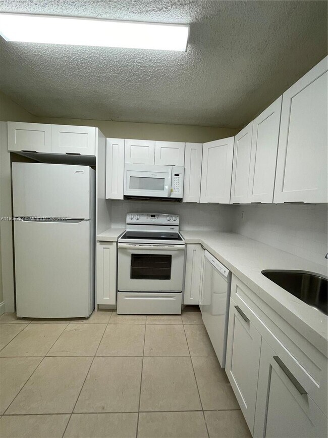 Foto del edificio - 3470 Foxcroft Rd