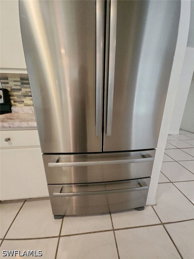 Foto del edificio - 4619 Chippendale Dr