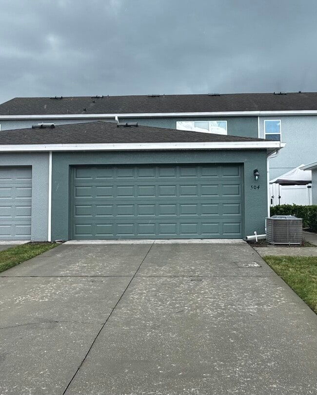 2 car garage - 504 Rainbow Springs Loop