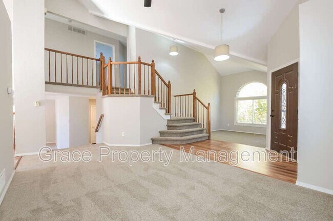 Building Photo - 10924 W 100th Dr