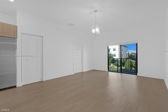 Foto del edificio - 3 br, 2 bath House - 7855 NW 104th Ave Apt 21