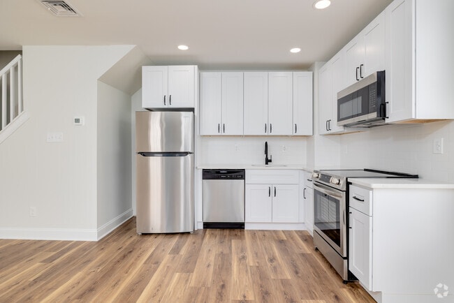 Interior Photo - 112 Washington Ave