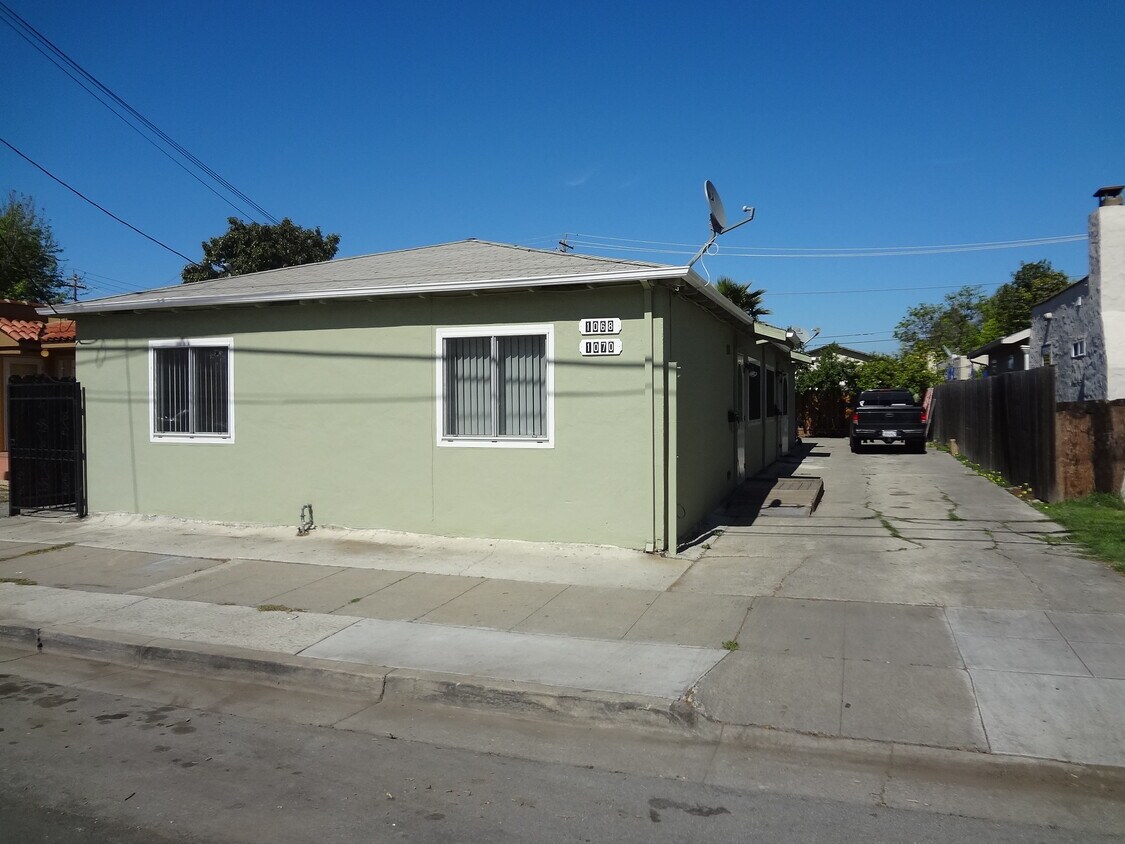 Foto principal - 1068 Waco St