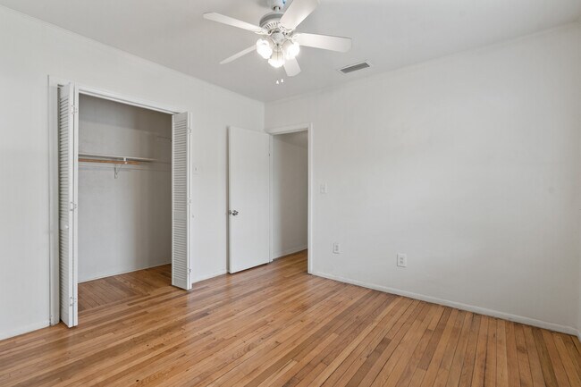 Building Photo - 1665 Drew St