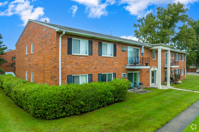 Foto del edificio - Franklin Square Apartments