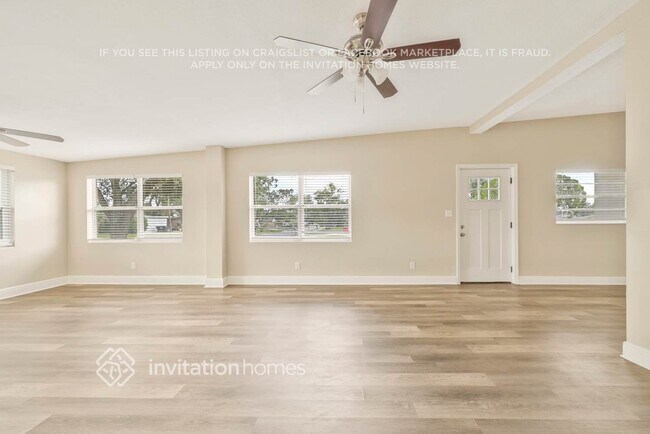 Building Photo - 2412 Martinwood Dr