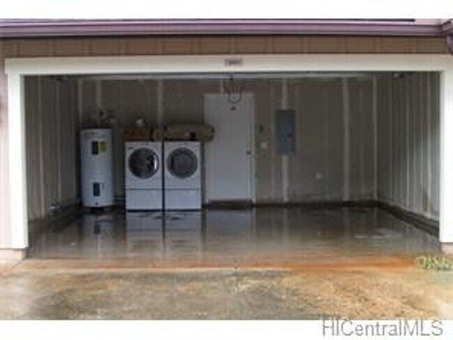 Building Photo - Highly Desired "Nohona" Mililani Mauka Tow...