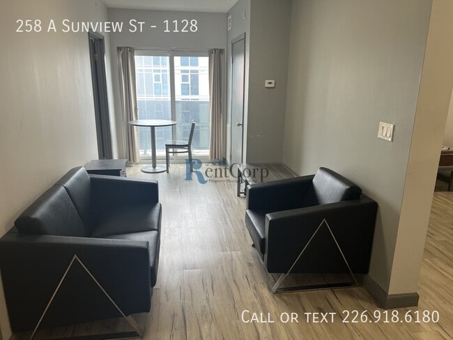 Building Photo - 258 Sunview St