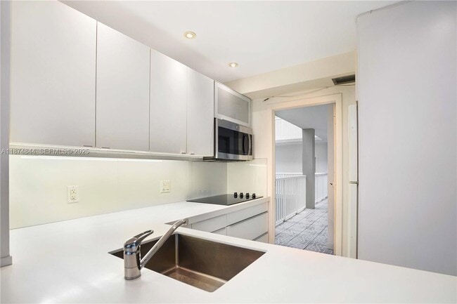 Foto del edificio - 7735 Abbott Ave