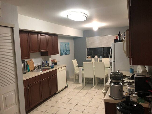 Kitchen - 1508 Edison Glen Ter