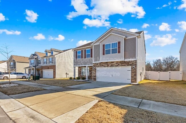 Building Photo - 4015 Meadow Green Dr