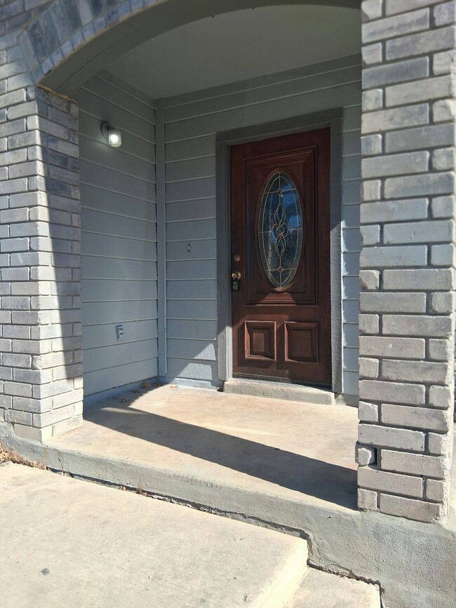 Building Photo - 874 Fillmore Dr