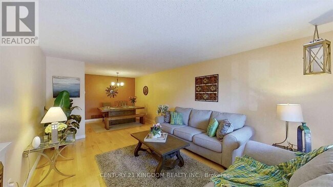 Photo du bâtiment - 30 Goldring Dr