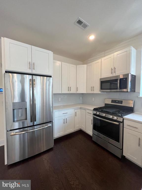 Foto del edificio - 207 E Allen St