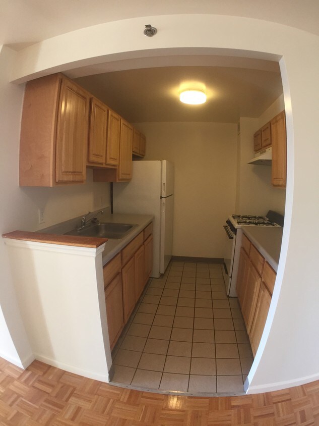 Primary Photo - 250 W 116th St