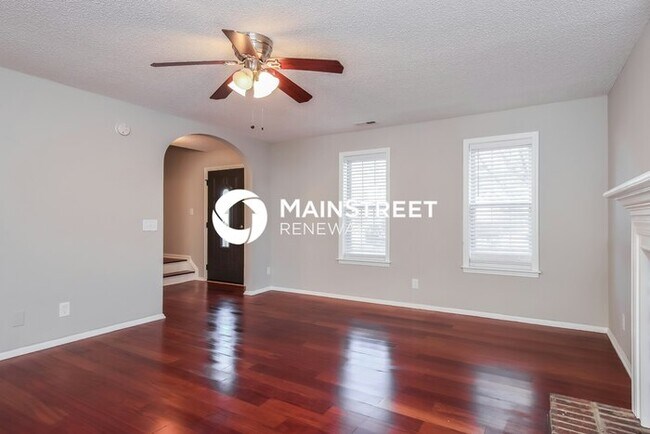Foto del edificio - 4 Bedroom Pet-Friendly Home in Raleigh, NC with Main Street Renewal