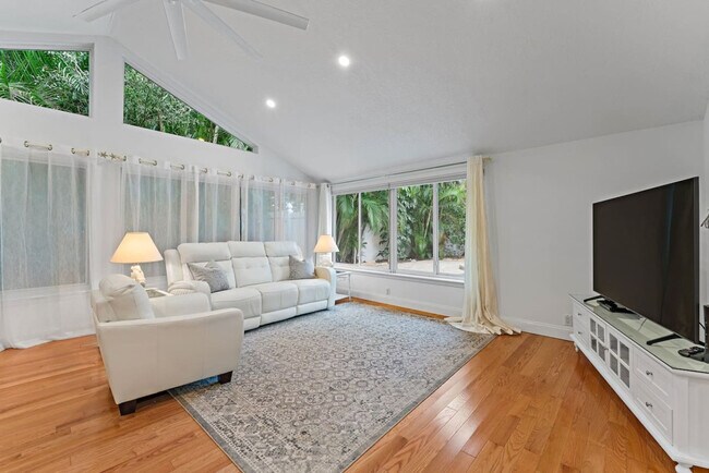 Foto del edificio - 460 Sunrise Way