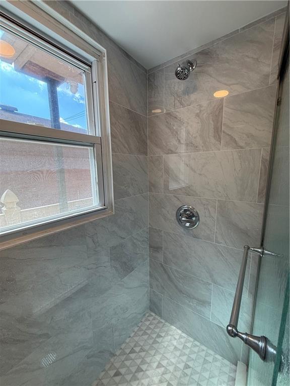 Building Photo - 207 Dongan Hills Ave