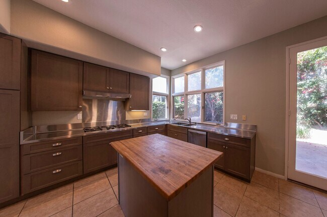 Foto del edificio - 9756 Keeneland Row