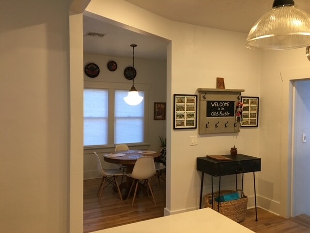 Comedor junto a la cocina - 501 E Helen St